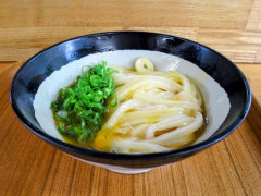 【水路にうどん・だしを捨てないで！】香川でしかありえない看板がSNSで話題･･･釜玉うどん発祥店の店主が明かす設置の理由とトンでもないマナー違反客