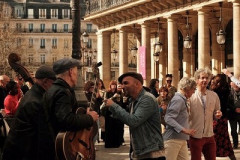 【悲報】フランス白人さん「もうフランスは完全に黒人の国。女も黒人のち●こに夢中」