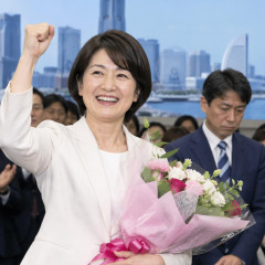 横浜市長選、原沢敦美氏が当選確実 パワハラ辞職の山中竹春氏ら破る ：朝日新聞   |  あとこの人を評価するならば大学は理系学部で整備士の道に進み一等航空整備士の資格まで取り