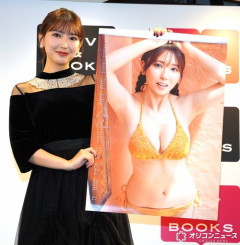【画像】沢口愛華さん(23)ビキニからお乳があふれ出しそうw