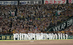 CS敗退の阪神タイガース、整列の速さと美しさでポジりだす