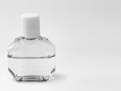【衝撃】枕元に『目薬』置いて5年経った人、こうなる →