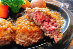 【悲報】生肉ハンバーグ店「※食中毒のリスクを承知の上で食ってください※」