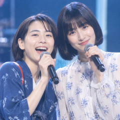 のん＆橋本愛、13年ぶりに歌唱で共演 『あまちゃん』ファン感涙の2ショット公開 「黄金コンビの復活」「エモい」   #芸能 |  のんが干されていた時には、のんをスルーしていたくせに