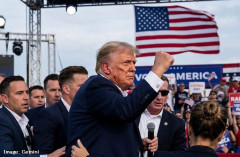 米国を再び神の国に、トランプ大統領支える「新使徒運動」指導者は何者か？！