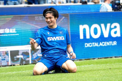 【朗報】ドイツで無双中の22歳FW福田師王、相手GK一歩も動けない理不尽ゴラッソ！「怪我の上田綺世の代役は師王しかいない」「塩貝より福田をA代表に呼ぼうぜ！」