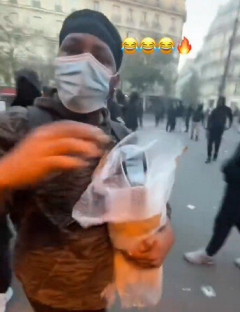 【朗報】GTA効果で街中がプレステを手に持ち帰宅する人だらけにwwwwww