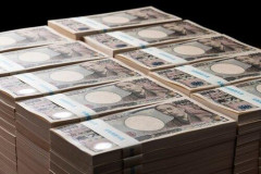 【悲報】余命3ヶ月を告げられた男、拾った金2200万円で4ヶ月豪遊
