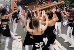 【動画】南大阪のだんじり、山車の周りでギャルが踊り狂うレベチの地域だったｗｗｗｗｗ