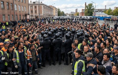 中国人労働者1000人超がロシア警察車両を包囲…中ロ蜜月の不都合な現実！