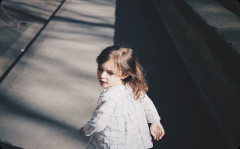 嫁の連れ子(4歳)が懐かないので「捨てろ」と言ったら嫁がキレて出て行ってしまった。連れ子はいらないが嫁には戻ってきてほしい…