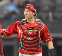 楽天・伊藤光、FA加入からわずか1年で戦力外に