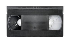 【悲報】「真夏の夜の淫夢」VHS版ついに150万円到達！