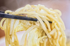 ラーメン屋で女がキレられてた