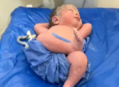 【動画】かわいい。生まれたばかりなのに人生2周目感のある赤ちゃんが人気に。