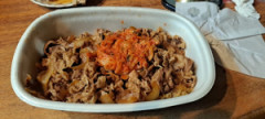 メガキムチ牛丼買ってきたンゴ!