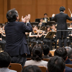 「出禁にしてくれ」クラシックコンサートで起きた“フライングブラボーおじさん”に批判の声「余韻を味わいたいのに…」楽団広報の回答は   |  日本人のくせにブラボーとか言って…