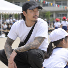 「子供の運動会でも隠さなきゃいけないの？」 豊嶋悠輔、娘の運動会でのタトゥー露出への指摘に疑問「世間的にはそんなにダメなこと？」   |  よく世界では認められてるとか言う奴…