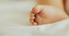 俺が再婚した直後、しらない赤ちゃんが玄関に置き去りにされていた。メモには『貴方の子です』　→　すぐに元嫁の罠だと気付く。しかし結末は…,,