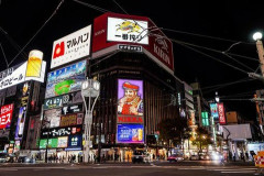 【悲報】札幌観光するで！時計台！ジンギスカン！すすきの！終わり