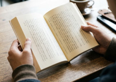 【朗報】基本紙で本を読む派のワイ大勝利ｗｗｗｗｗ