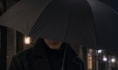 「雨すごいですね」雨は降っていないのに、傘を差した40代ぐらいの男が登校中の女子生徒に声掛けをする事案発生 　北海道