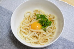 香川の名店でうどん食ってる時ワイ「(なんか冷凍うどんの方が美味い気がする…」