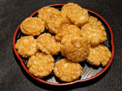 歌舞伎揚げっていつ食ってもなんか違うよな🥺
