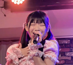 この地下アイドルの衣装、さすがに露出が多すぎてしまう