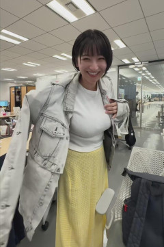 【画像】ババア先輩「室内は暑いね～脱いじゃおっ♡」ﾇｷﾞｯ！ブルンッボロン♡