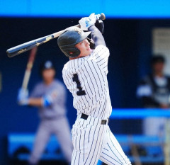 広島、山里宝（亜細亜大学ショート）を一本釣り。諸事情で二遊間が不足したためどうしても欲しい模様