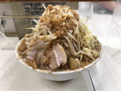 【悲報】二郎系ラーメンに詳しい人いる？