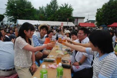 【悲報】武部新農水大臣さんに新疑惑、地元で無料ビール飲み放題パーティーを開催し景品付き抽選会を行うｗｗｗｗｗｗｗｗｗｗ