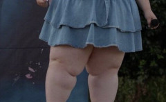【画像】アイドル候補生(148cm132kg) 太りすぎて「こう」なる