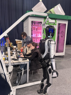 【悲報】中国人型ロボット大失敗に終わる。これからロボット企業の破綻が続出するぞwww