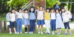 【悲報】小学校の学級写真、廃止決定　青木アナ「初恋の女の子との写真が…」