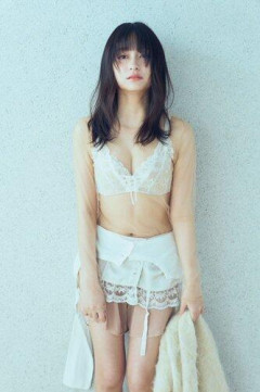 【画像】影山優佳、フォトエッセイ重版で未公開ランジェリーカットを公開