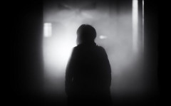 小学生の頃、見せつけてくる系の変質者に粘着されたことがある。父が現行犯で捕まえてくれたんだけど、あれからウン十年、母に聞かされた内容が・・・