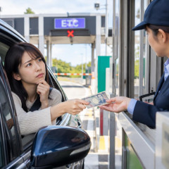 「ETCキャンセル界隈」にそんな事情があったのか！わざわざ現金で払う〈思いもよらない理由〉   |  てか、ナンバー読み取り式の駐車場みたいに、料金所にもカメラ付いてるんだから…