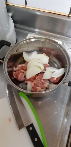 【画像】男のカレーってこんなもんだよな