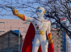 正義のヒーロー「月光仮面」さん、パトカーにお金の入った封筒を置いて去るｗｗｗｗｗ