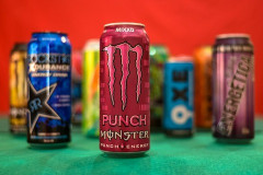 キモオタ「エナドリやべぇ～ｗカフェイン効くぅ～ｗ」ぼく「ブラックコーヒーごくごく」