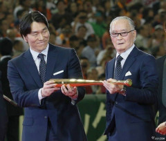 元木大介「今日の会見の松井新監督のシャツとネクタイは国民栄誉賞を受賞された時長嶋さんと共に着た服ですよ」