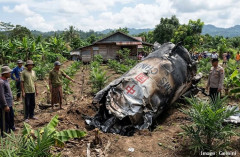 インドネシアの農園に中国のロケットが落下か？残骸とみられる物体を発見！