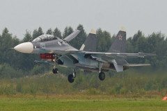 ロシア空軍のSu-30SM戦闘機がカリーニングラード州で訓練飛行中に墜落！
