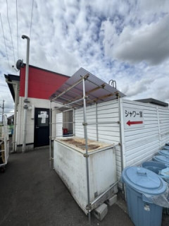 ラーメン山岡家、シャワー利用を「食事したら無料」から「1回300円」に値上げ