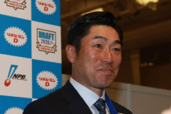 DeNA相川監督、一本釣りにご満悦「タフさが決め手になった」