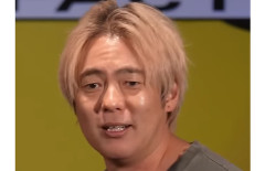 ウーマンラッシュアワーの村本大輔さん　LAで交通事故、大けが