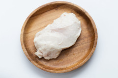 バカ「むね肉はさァ！硬くてさぁ！パサパサでさァ！」 ワイ「？普通に片栗粉付けて焼くだけでメチャウマやぞ？」 バカ「」