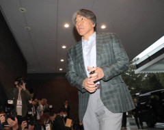 松井秀喜新監督「頑張っていきましょう」と挨拶回り　「トレーナー室で西舘投手が爆睡してましたけど」と起床後に対面も　思い出のＧ球場電撃訪問